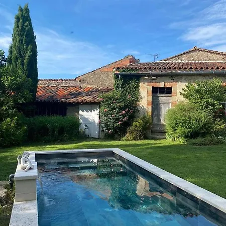 L'ecrin לינה וארוחת בוקר Lacroisille